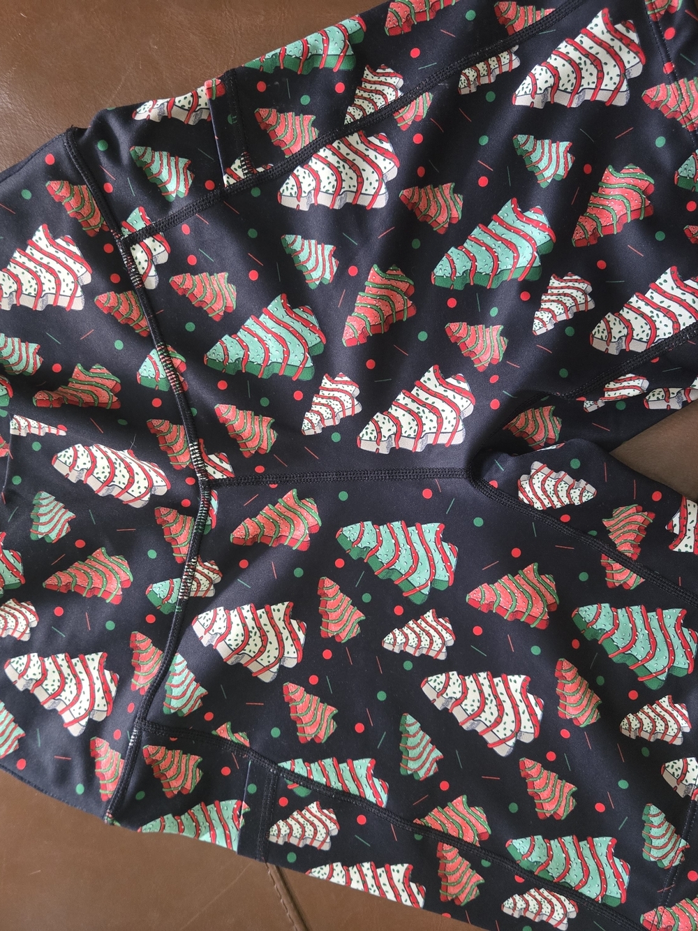 Constantly Varied Gear Womens Sz Small Christmas Tree shorts 5" with free shirt